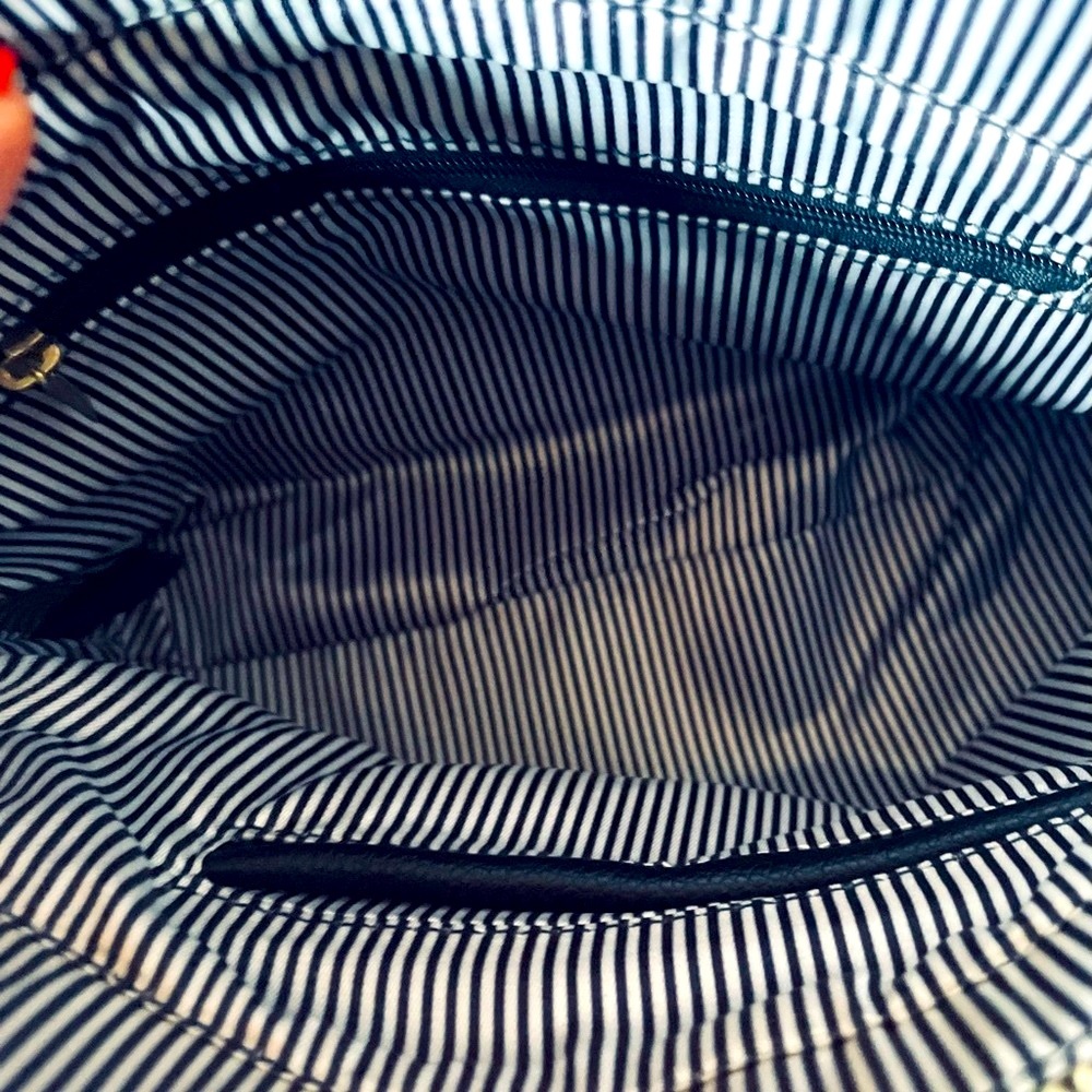 “Deluxity Los Angeles” Black Vegan Leather Crossbody Bag.  NWT - Picture 8 of 9